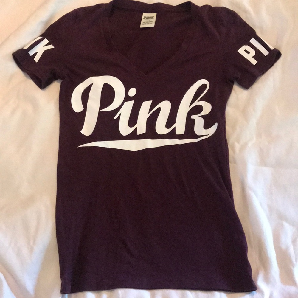 PINK v-neck T-shirt